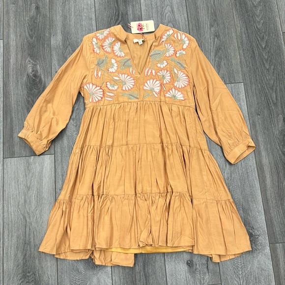 NWT Entro Embroidered Dress - Picture 2 of 7